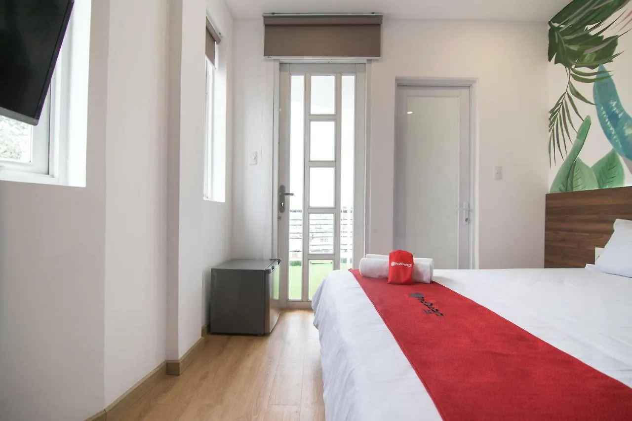 Hotel Reddoorz Plus @ Tran Quang Khai Street Ho Chi Minh City