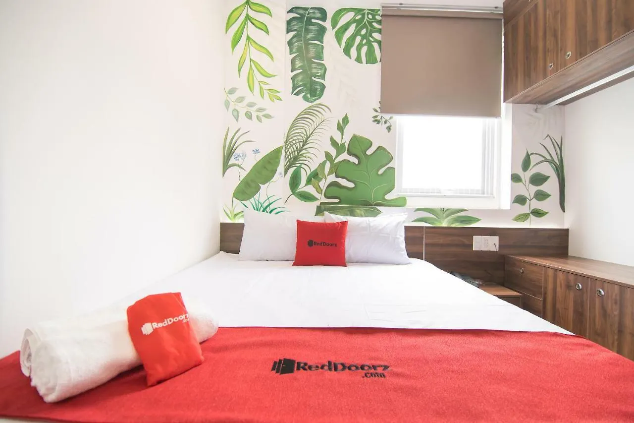 Reddoorz Plus @ Tran Quang Khai Street Ho Chi Minh City Vietnam